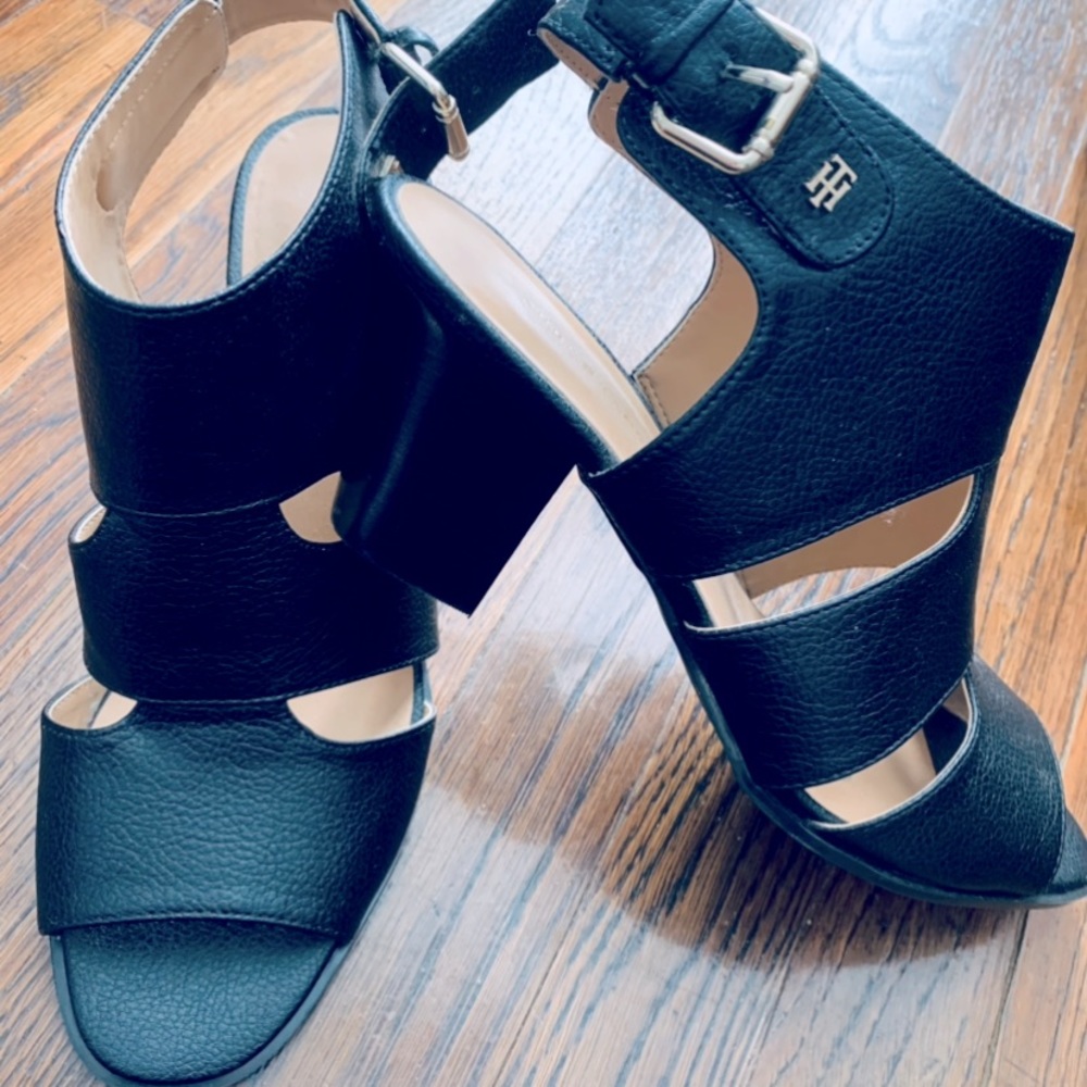 Tommy Hilfiger Womens Karaoke Stacked Heel